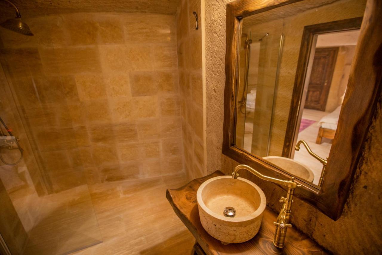 Bed and Breakfast Mak'S Cave House Учисар Экстерьер фото