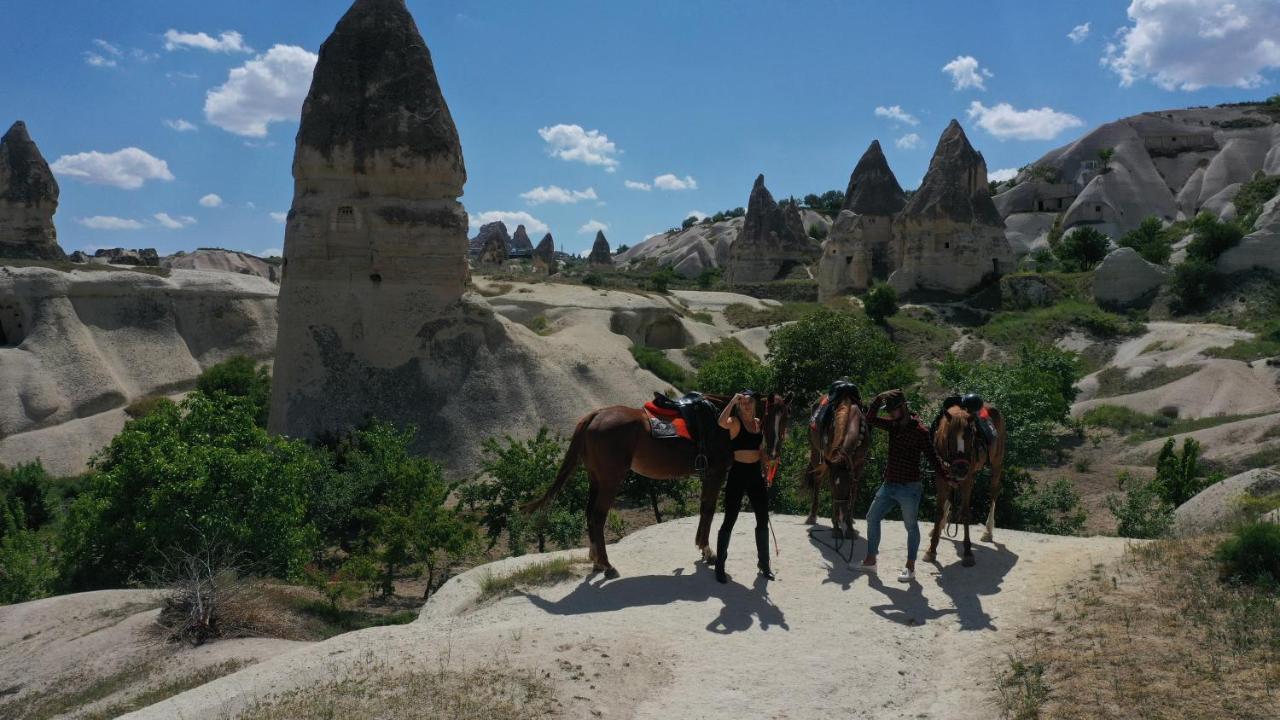 Bed and Breakfast Mak'S Cave House Учисар Экстерьер фото