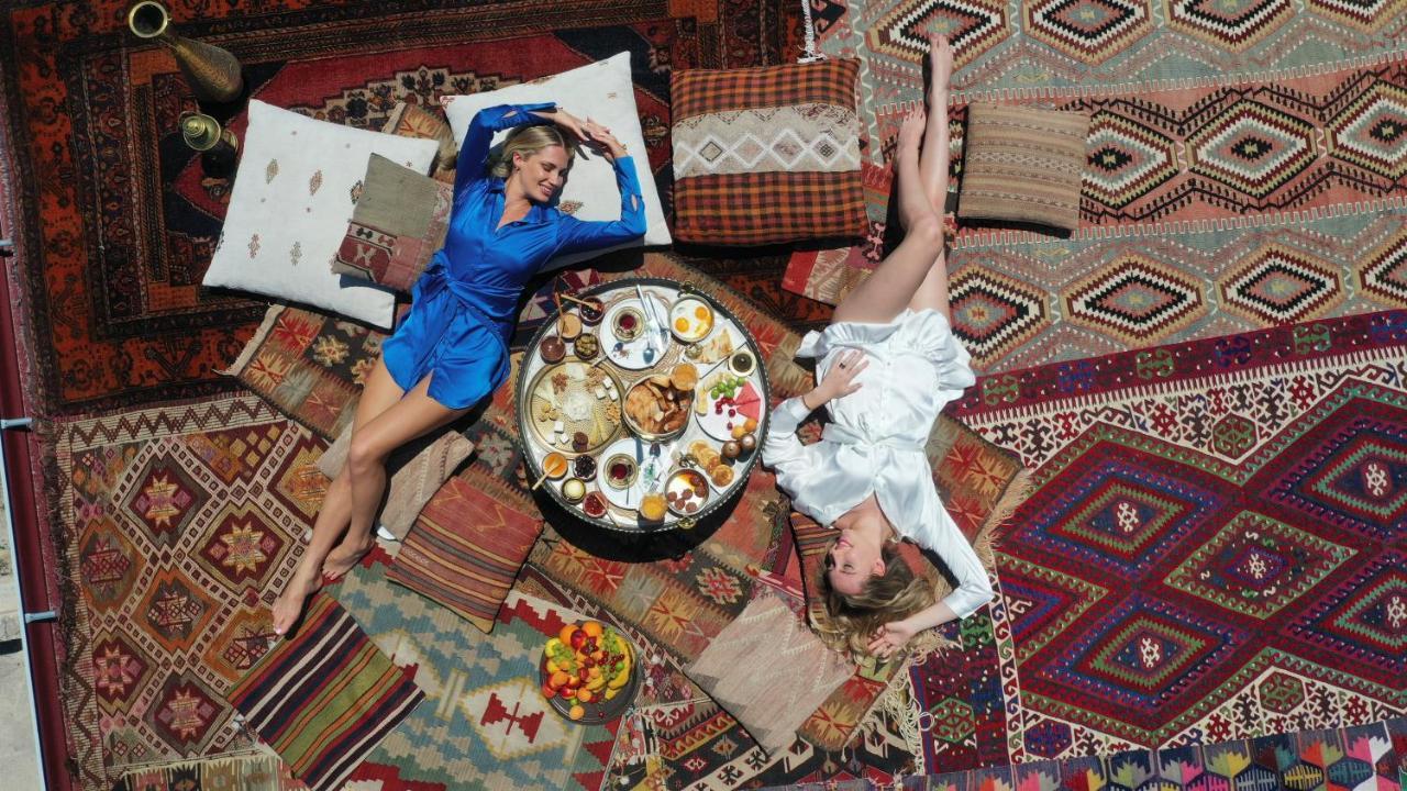 Bed and Breakfast Mak'S Cave House Учисар Экстерьер фото