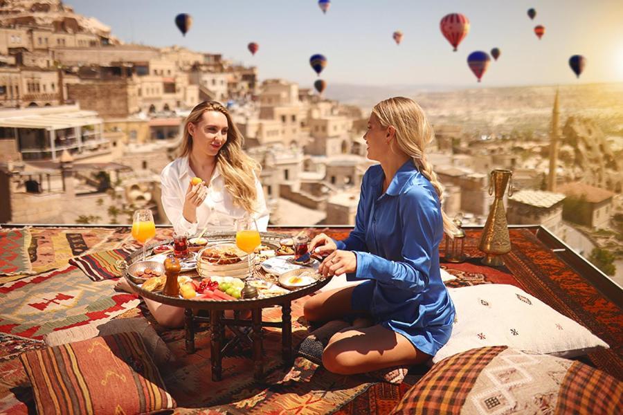 Bed and Breakfast Mak'S Cave House Учисар Экстерьер фото