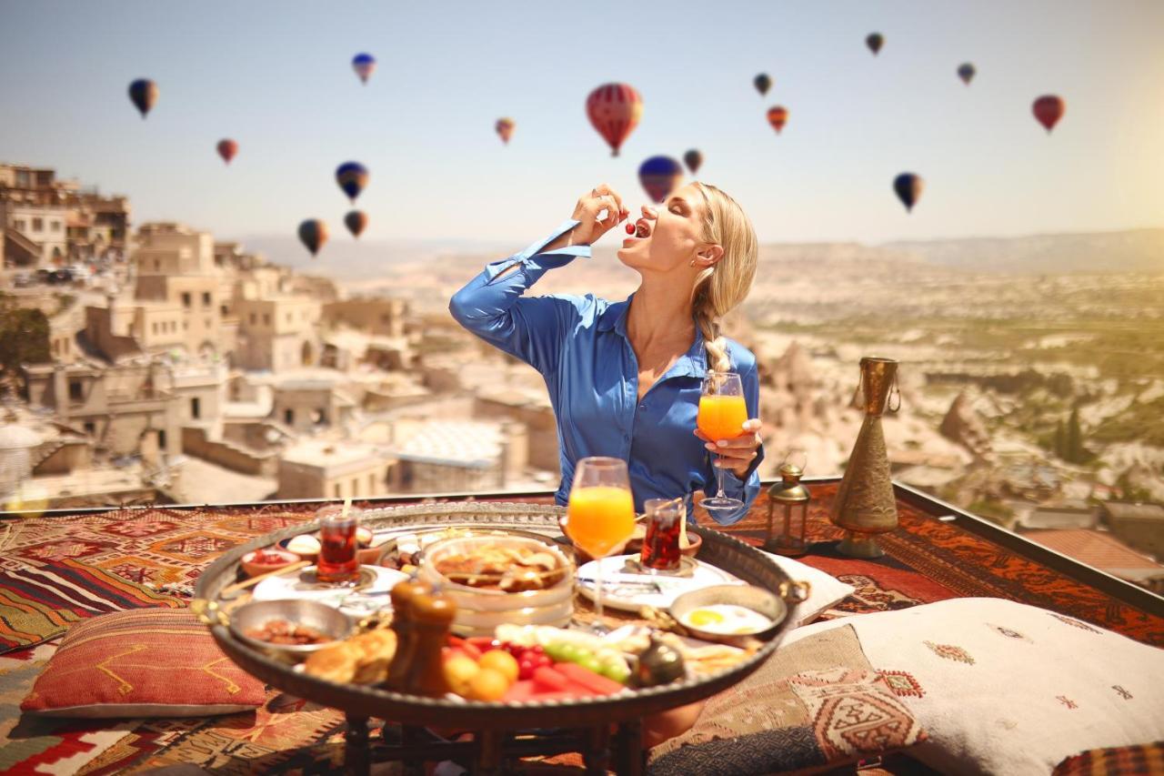 Bed and Breakfast Mak'S Cave House Учисар Экстерьер фото